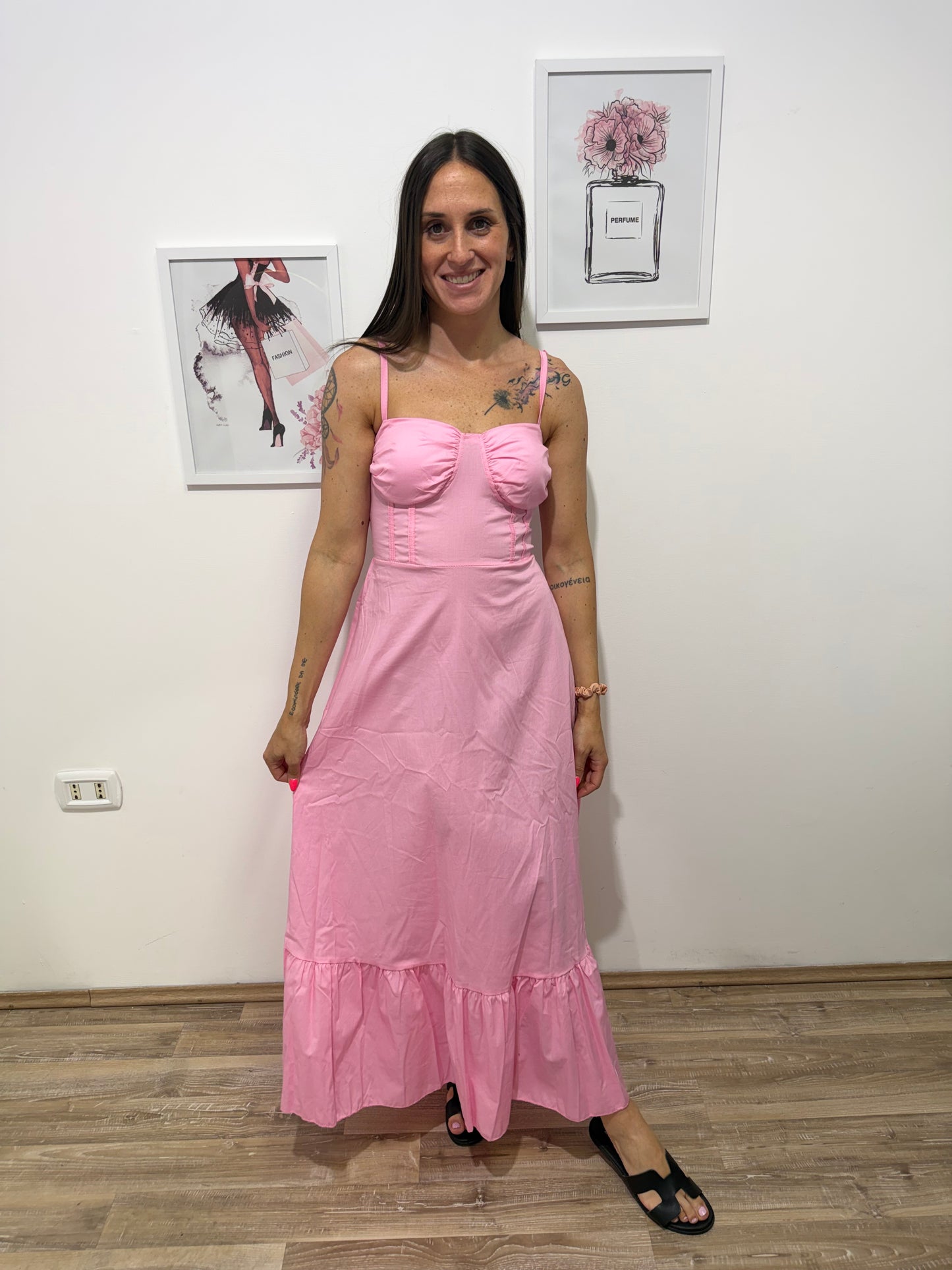 Vestito rosa con balza