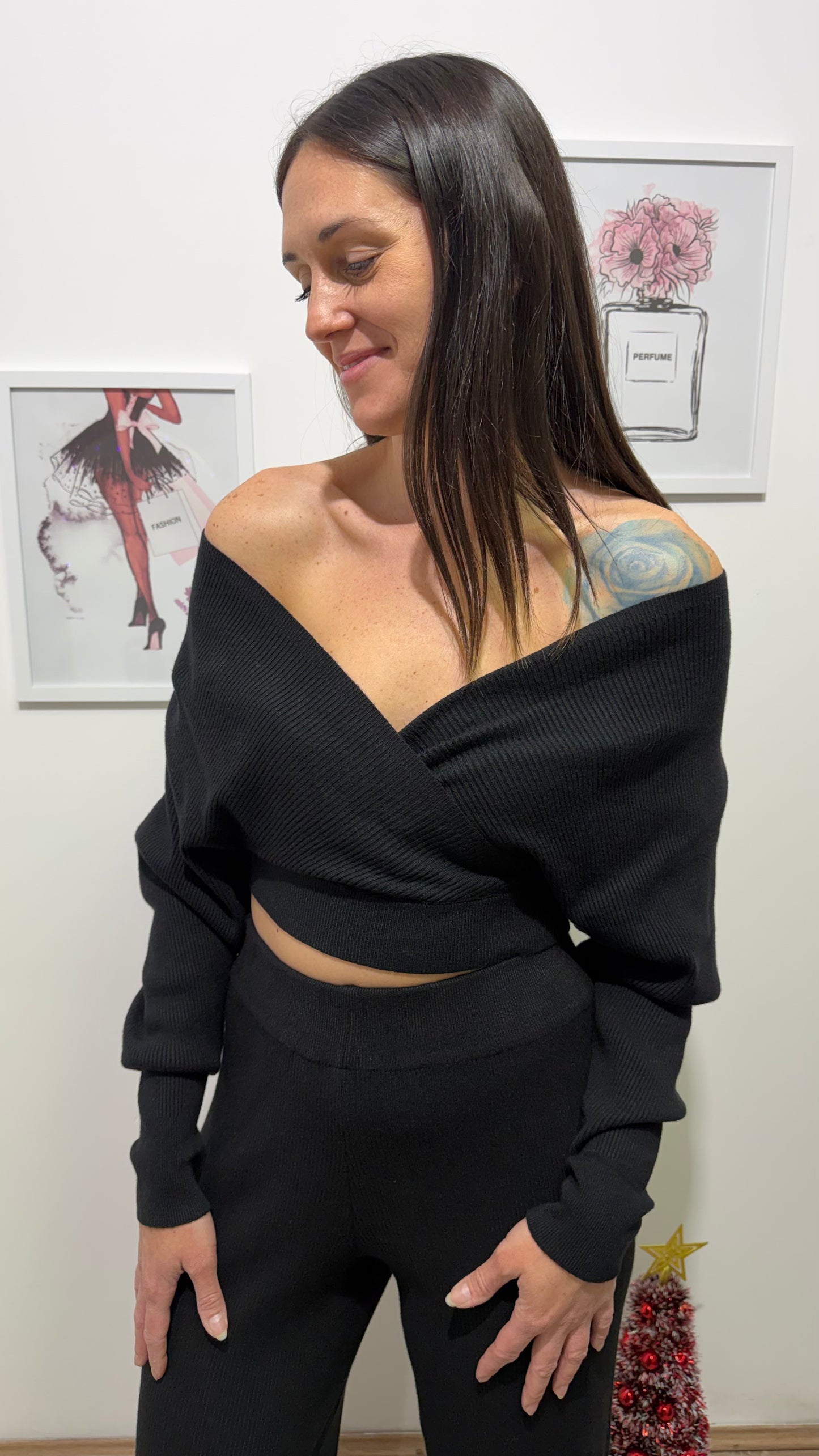 Coordinato con maglia crop e pantalone