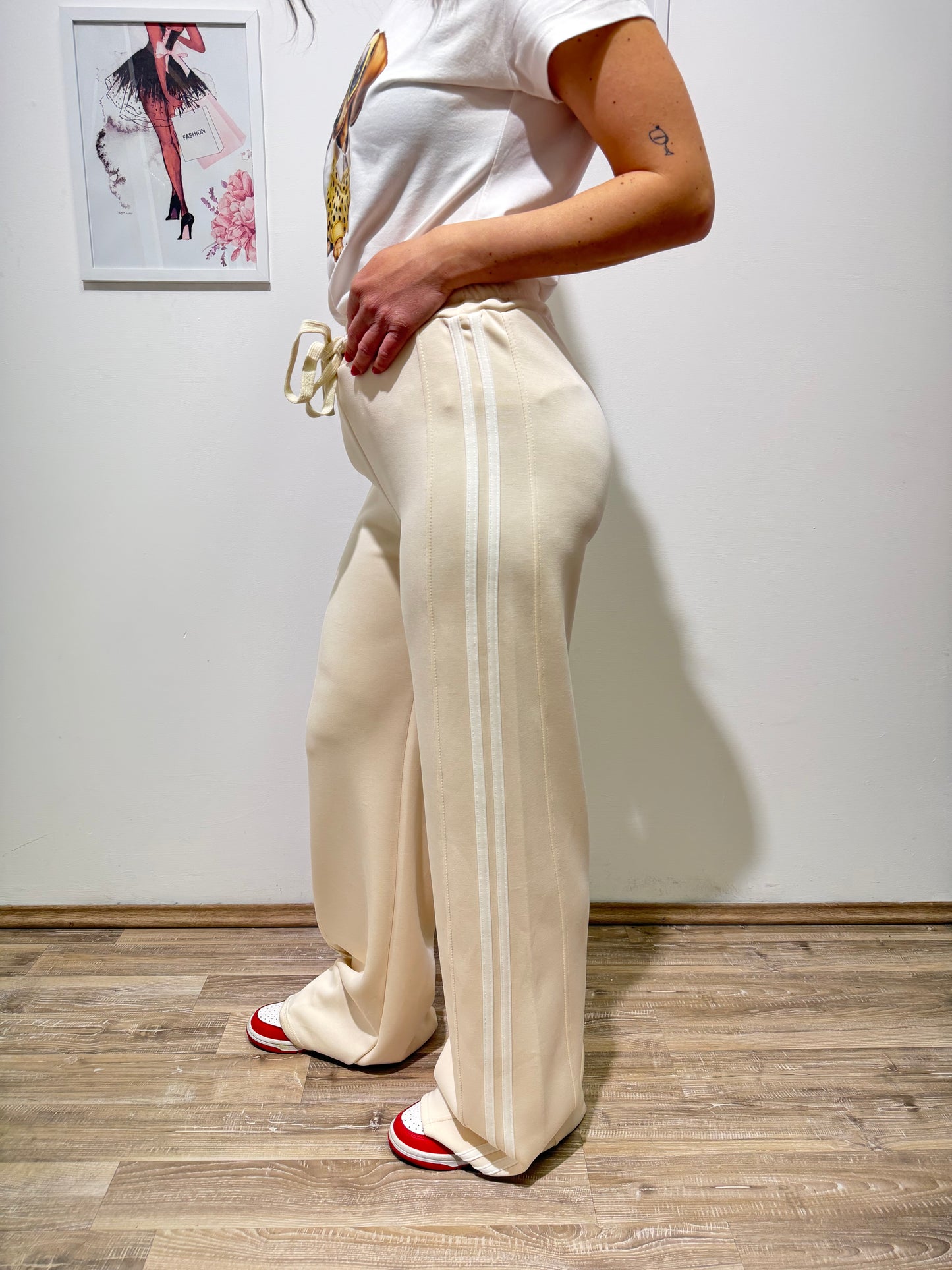 Pantalone tuta crema