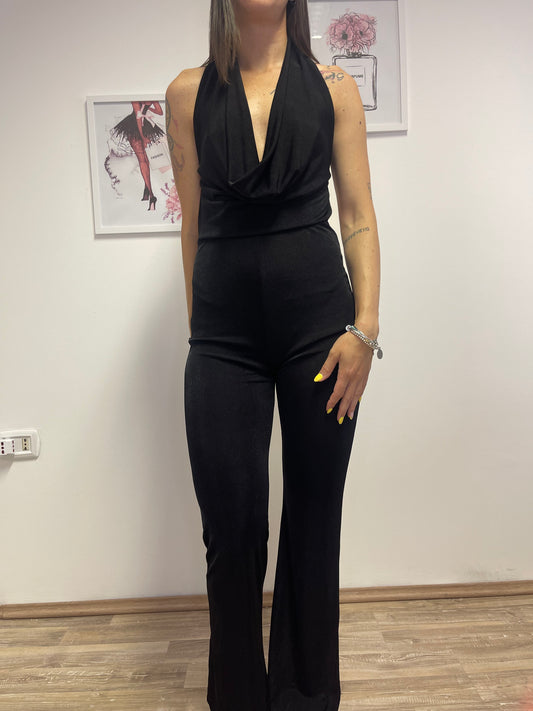 Tutina con scollatura nera