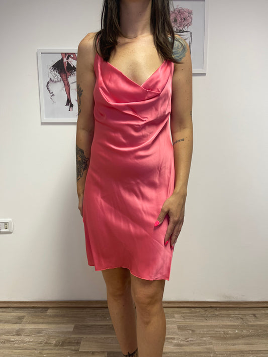Vestito corto con intreccio sulla schiena rosa