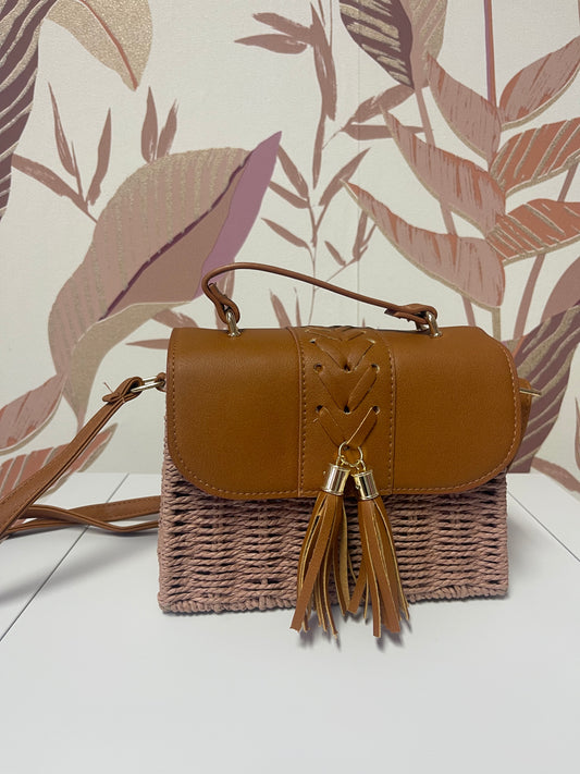 Borsa in paglia con intreccio rosa